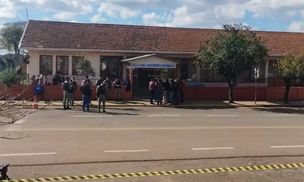 escola atacada rs