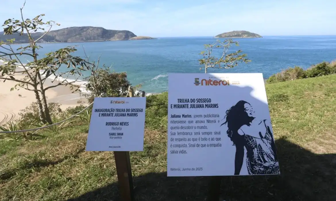 placa homenagem juliana marins