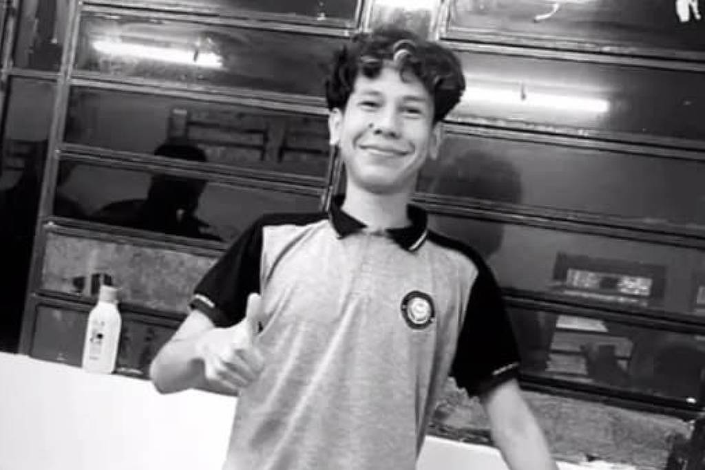 estudante manaus espancado adolescente
