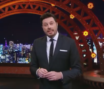 Apresentador se solidariza com Vicky, cutuca a ‘lacrolândia’ e ainda alfineta o próprio Justus: “Você me condenou por uma piada, mas estou contigo nessa”