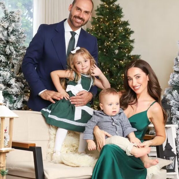 Ex-influencer adota postura discreta, arquiva posts e vive seu "American Dream" texano com jardim, pão de queijo e versículo no Instagram