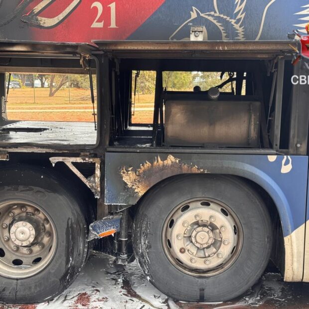 onibus pega fogo incendio