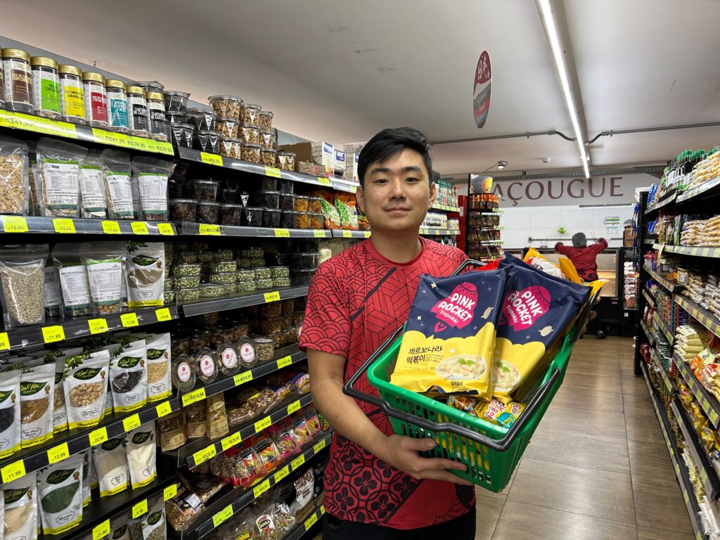 erick ryoiti akaoka, subgerente da loja mikami créditos daniel xavier jornal de brasília (12)