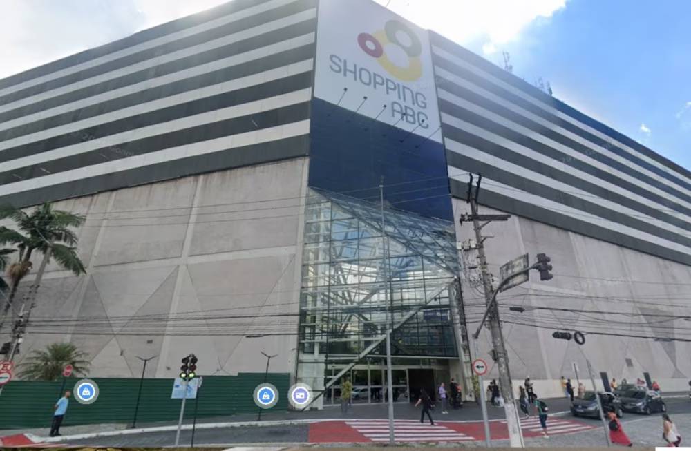 bandidos sequestram pai e filha em shopping da grande sp