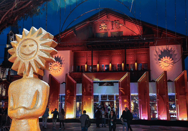 Prepare o look de gala, meu amor! O red carpet de Gramado vai ferver com estrelas, troféus e uma estreia de arrepiar da HBO!