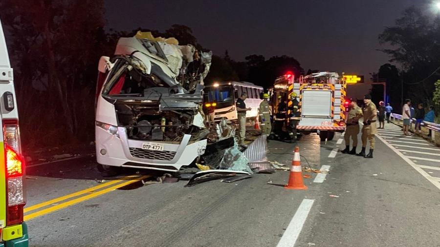 onibus e micro onibus envolvidos em acidente estavam transportando alunos da ufpa para congresso em goiania segundo o corpo de bombeiros 1752663665220 v2 900x506