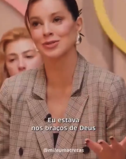 A apresentadora viveu experiência mística após descobrir tumor raro e emociona ao relatar milagre com toque divino (e chute de muay thai!)