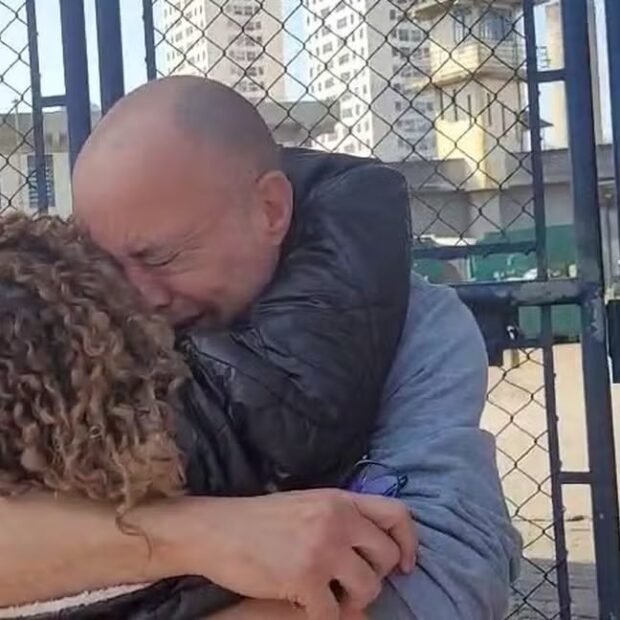 Uma prisão absurda por causa de uma letra errada revela o pesadelo vivido por um homem inocente em São Paulo.