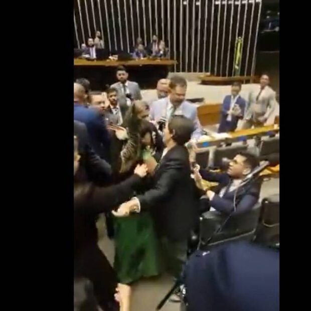 célia xakriabá e kim kataguiri brigam e polícia é chamada durante votação de licenciamento ambiental