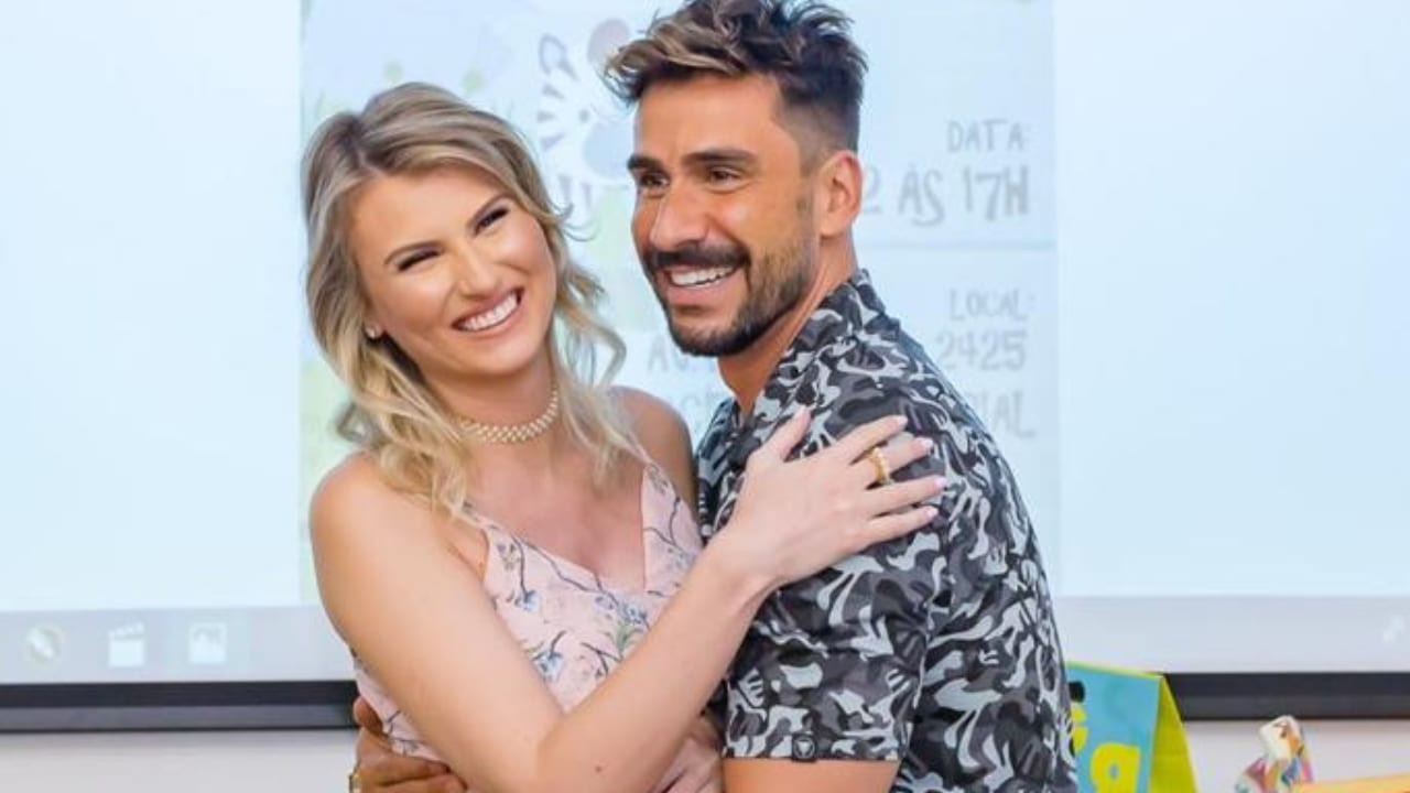 O casal, que esperava pelo quarto filho, usou as redes sociais para compartilhar o momento delicado que enfrentam