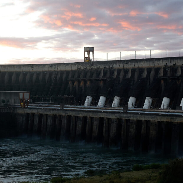 usina hidrelétrica itaipu binacional. (1)