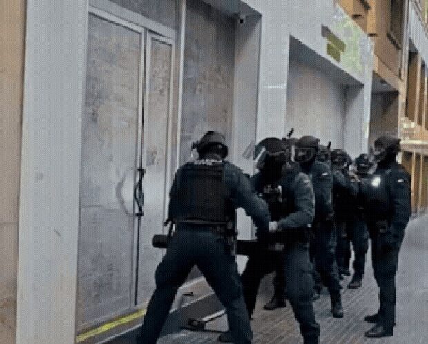 policia espanha mulheres exploraçao ssexual