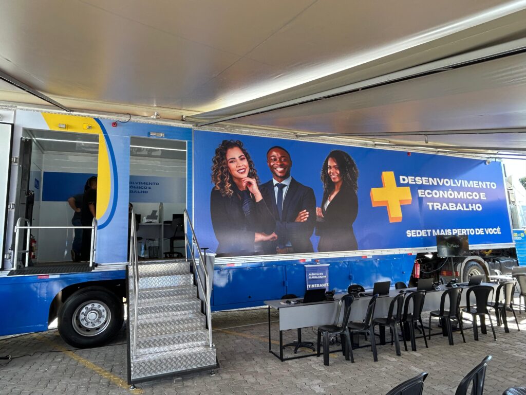 carretas totalmente equipadas com serviços da secretaria de desenvolvimento econômico, trabalho e renda sedet df créditos daniel xavier