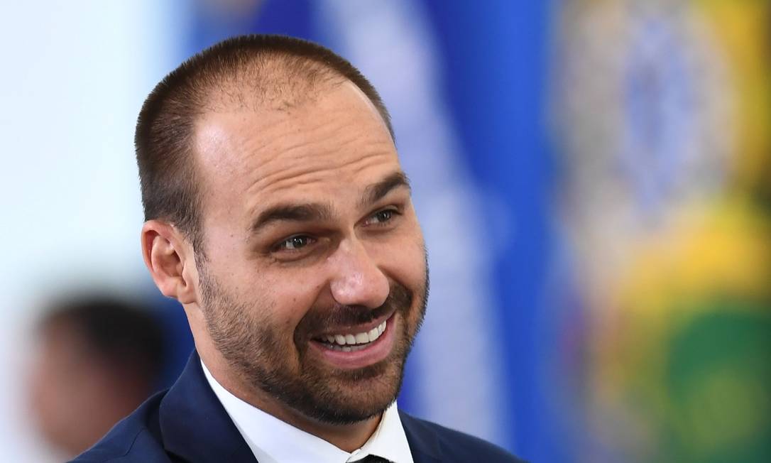 PL vai usar brecha legal para tentar salvar mandato de Eduardo Bolsonaro