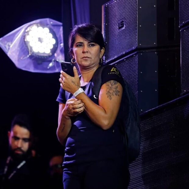 Conhecida nos bastidores como a fada do marketing baiano, Dayana voltava de uma agenda com o cantor Pablo quando sua luz se apagou de forma trágica na estrada.