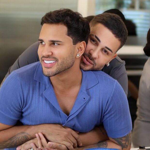 O influenciador teme impacto da notícia na saúde da matriarca e pede que o ex entre na farsa: “Vamos fingir que estamos juntos”