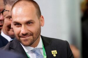 De técnica de celular a influenciadora de sucesso: Kerolay Chaves se