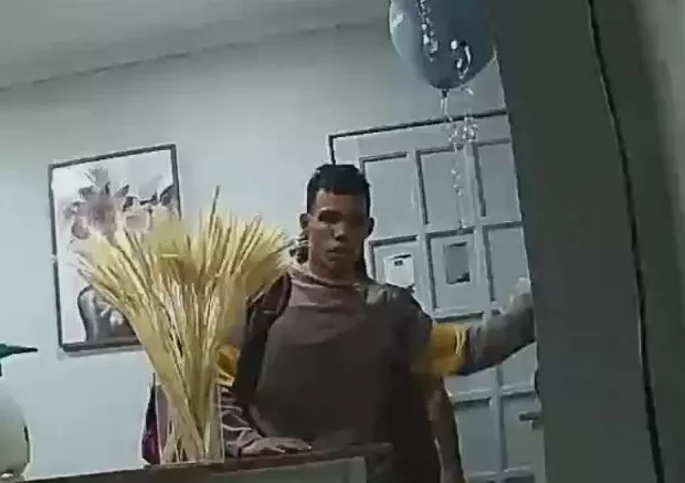 patrick rocha maciel e flagrado por camera de seguranca do consultorio odontologico reproducao