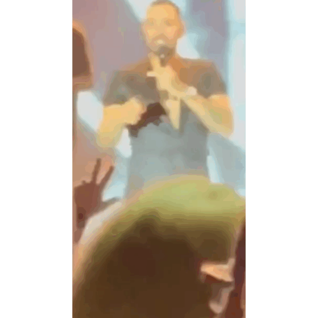 O samba virou barraco no Festival Brasa & Fogo: após provocações sobre a derrota do Flamengo, Diogo explodiu no palco e não poupou ninguém, olha o bafafá que tomou as redes sociais!