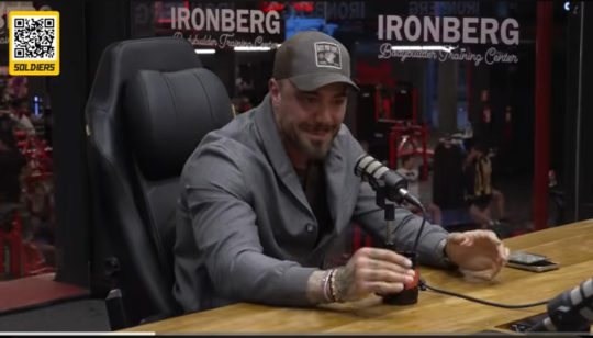 Ator e empresário revela coleção milionária e conta que hoje fatura mais em uma hora de palestra do que muitos protagonistas em um mês