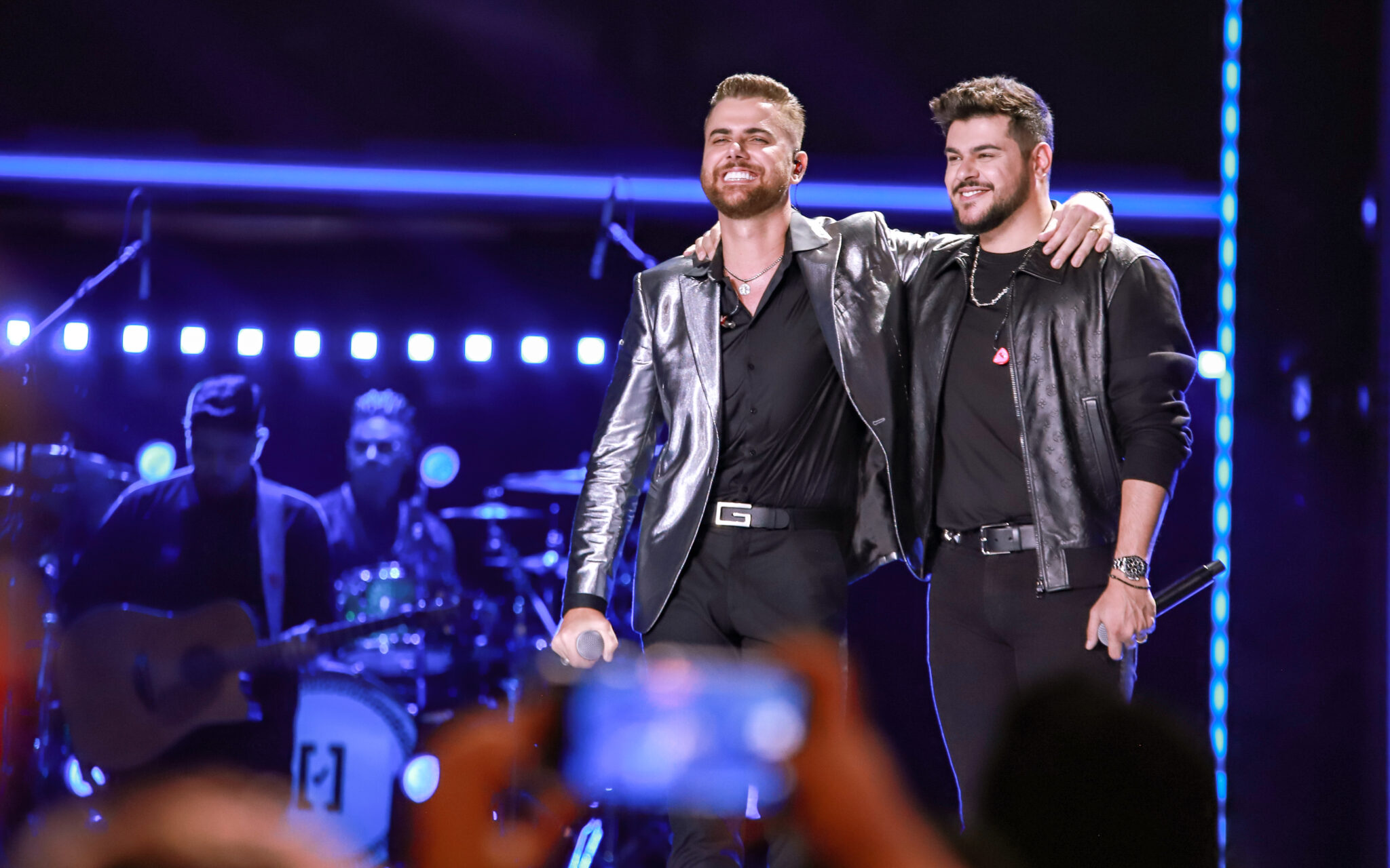 Zé Neto e Cristiano celebram 10 anos de sucesso com turnê “Intenso ...