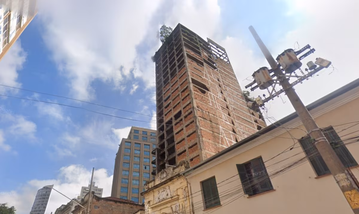 prefeitura de sp 'caveirão' prédio
