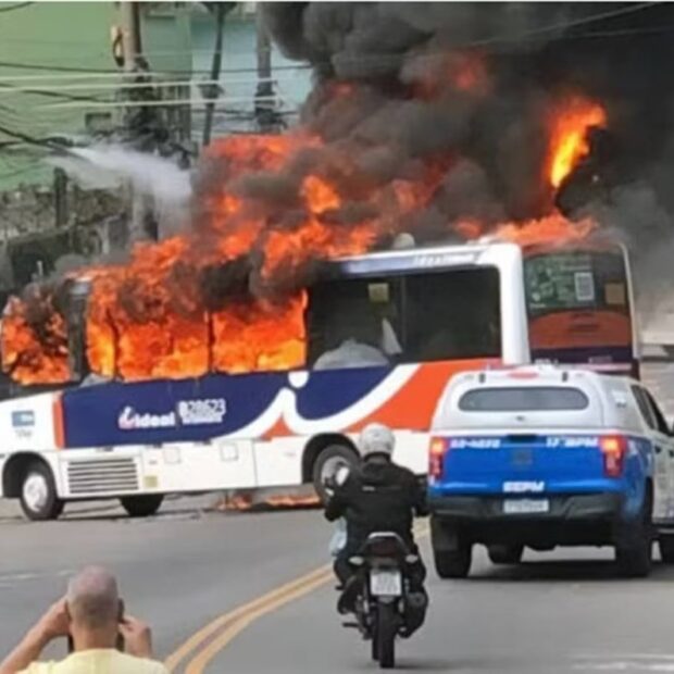 onibus incendiado no rio