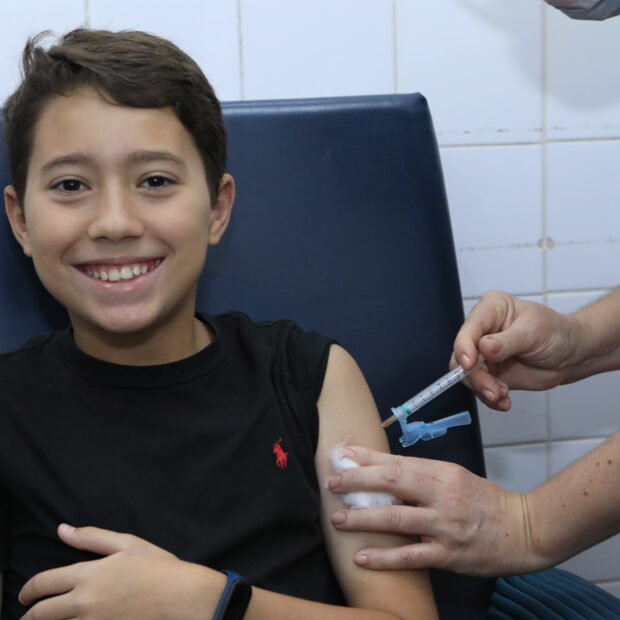 vacina criança dengue