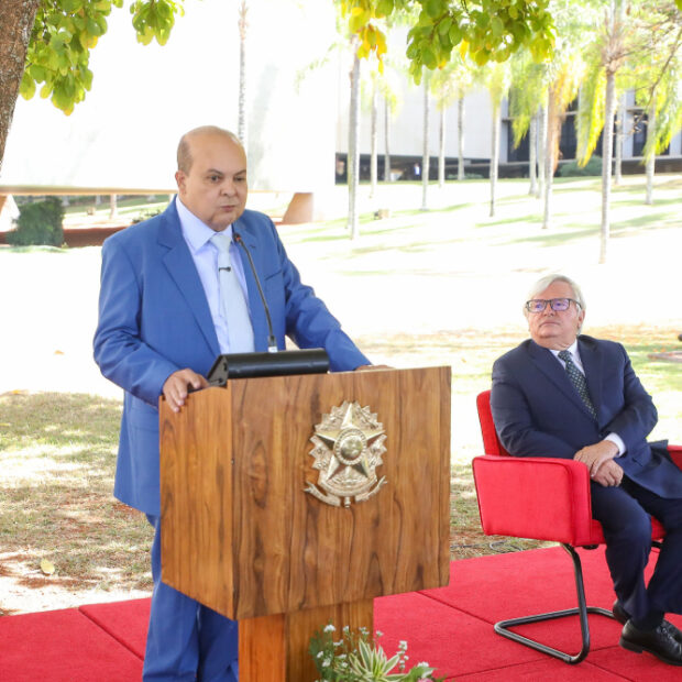governador ibaneis rocha sanciona lei que doa terreno e autoriza construção do quarto módulo do stj (1)