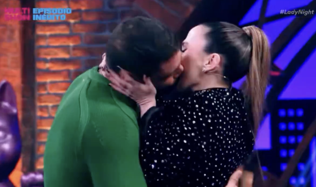 Galã abriu o jogo sobre autoestima, timidez na paquera e ainda reviveu o beijo técnico com Tatá que incendiou a plateia!