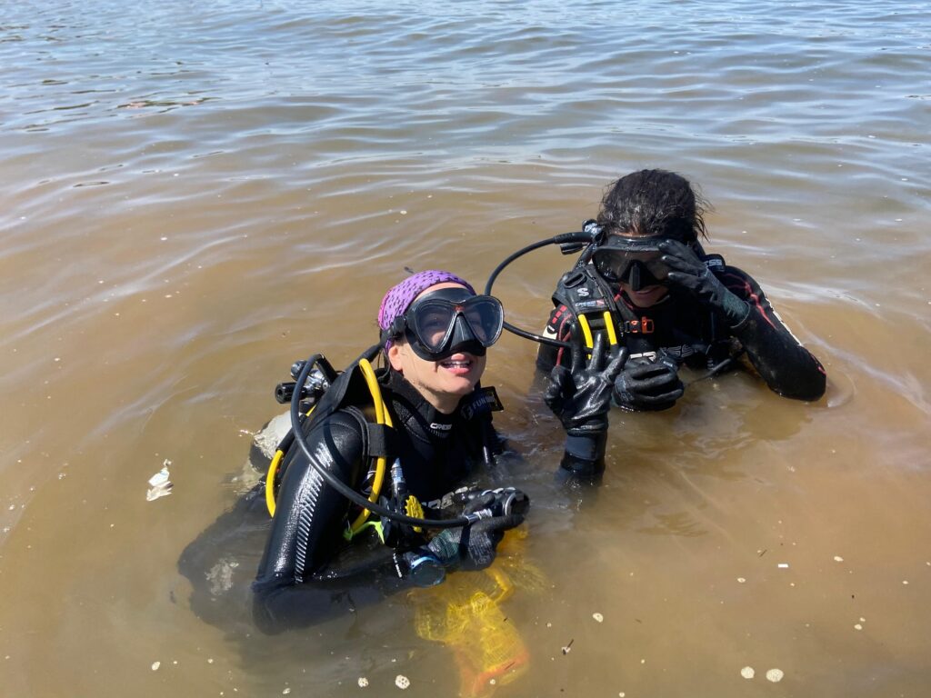 quarta edição do clean up day na praia, uma ação de limpeza no lago paranoá créditos daniel xavier jornal de brasília