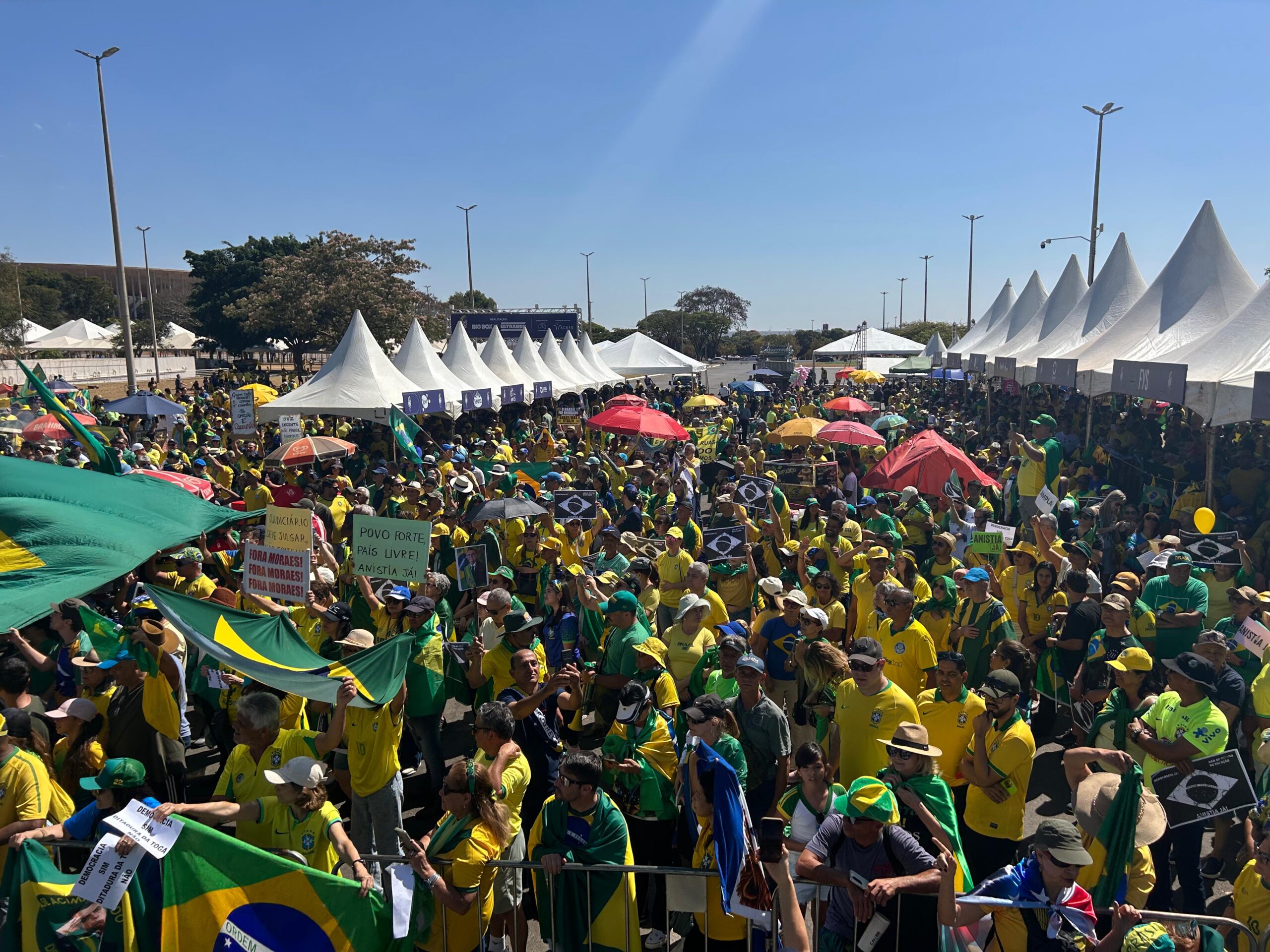 apoiadores do ex presidente jair bolsonaro (pl) se reuniram para pedir anistia aos envolvidos nos atos de 8 de janeiro créditos daniel xavier jornal de brasília (7)