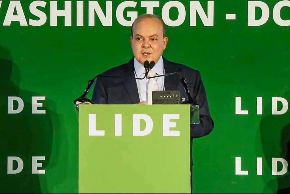 governador ibaneis rocha destaca avanços do df em saneamento e infraestrutura durante evento em washington