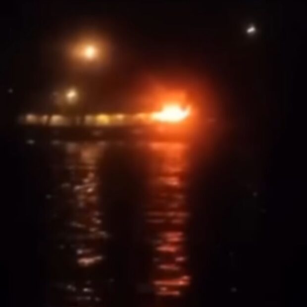 Greta Thunberg, Thiago Ávila e companhia estavam no barco quando um objeto misterioso em chamas caiu do céu