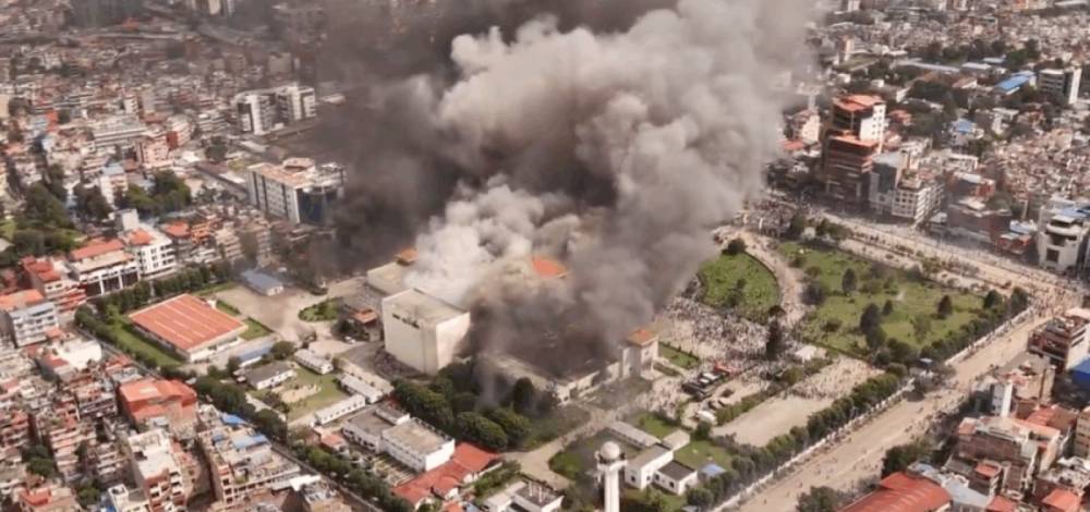 premie do nepal renuncia (1)