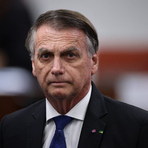 Ex-presidente foi condenado a 27 anos de prisão pelo STF, mas ainda não deve ser levado imediatamente para um presídio.