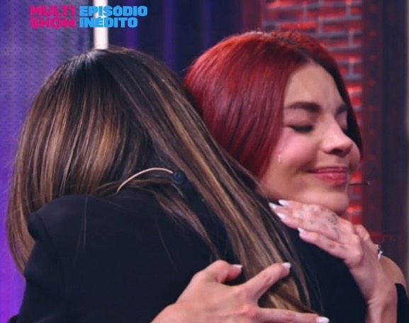A Farofeira mais comentada do Brasil falou sobre a reconciliação com a rainha do humor e emocionou os fãs com um desabafo sincero