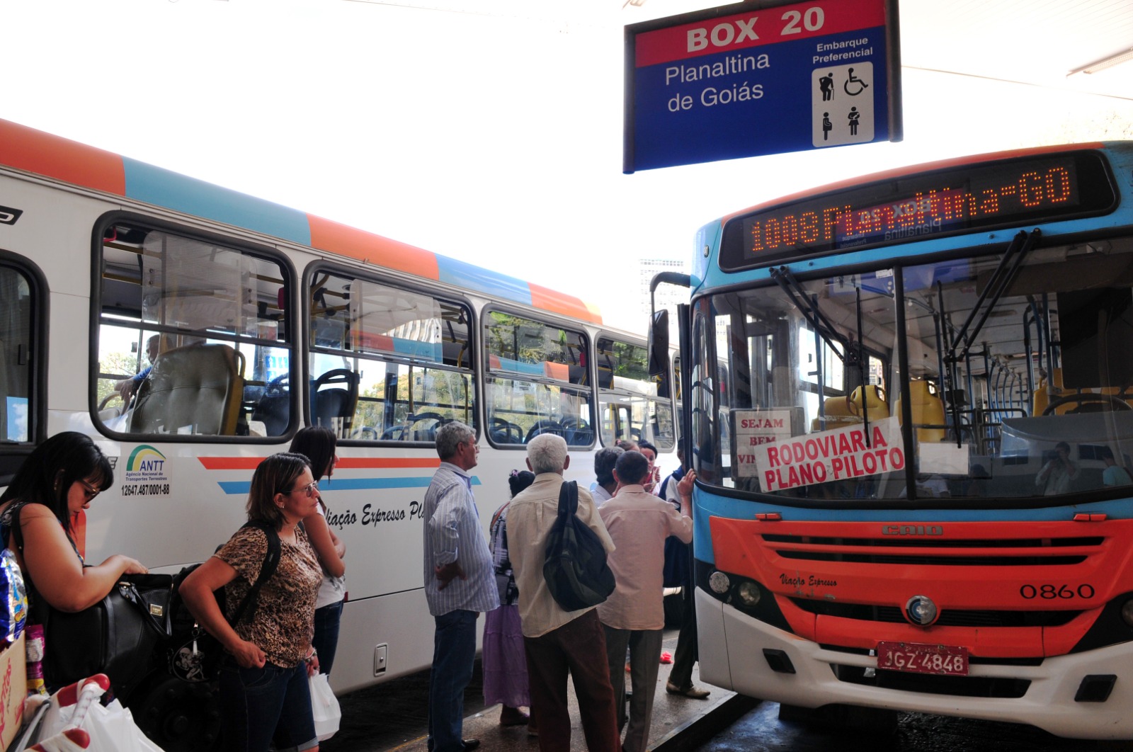 rodoviária do plano piloto, brasília, df, brasil foto tony winstonagência brasília (2)
