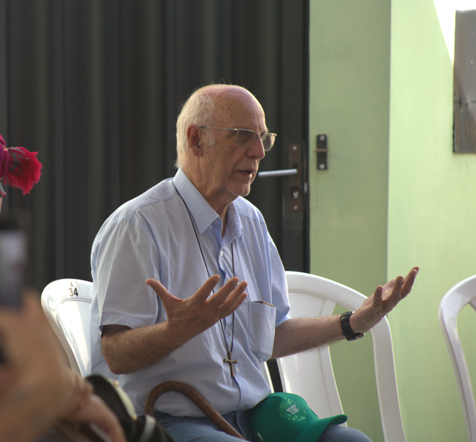 Enquanto o governo promete transição energética “justa”, a realidade é petróleo jorrando e a Amazônia gritando por socorro. E quem disse isso? Ele mesmo: o padre mais afiado e militante do Brasil!