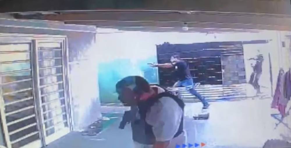 padrasto mantém enteada em cárcere privado