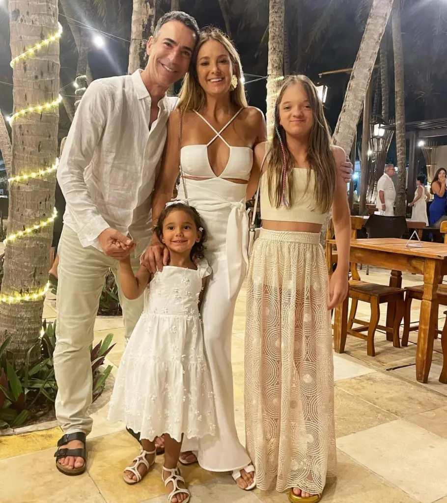 4246682 ticiane pinheiro com o marido cesar tra 1200x0 1