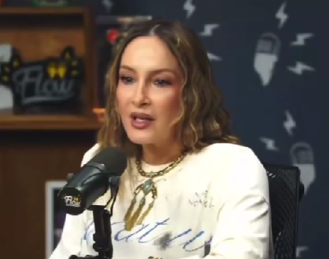 Cantora fala sobre críticas por continuar no trio elétrico mesmo sendo evangélica e revela como lida com julgamentos e cobranças externas.