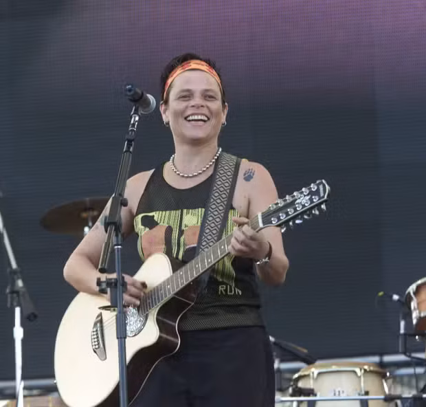 Prepare o lencinho, meu amor, porque essa cinebiografia vai ser daqueles eventos que fazem a turma do rock gritar “Aleluia!”