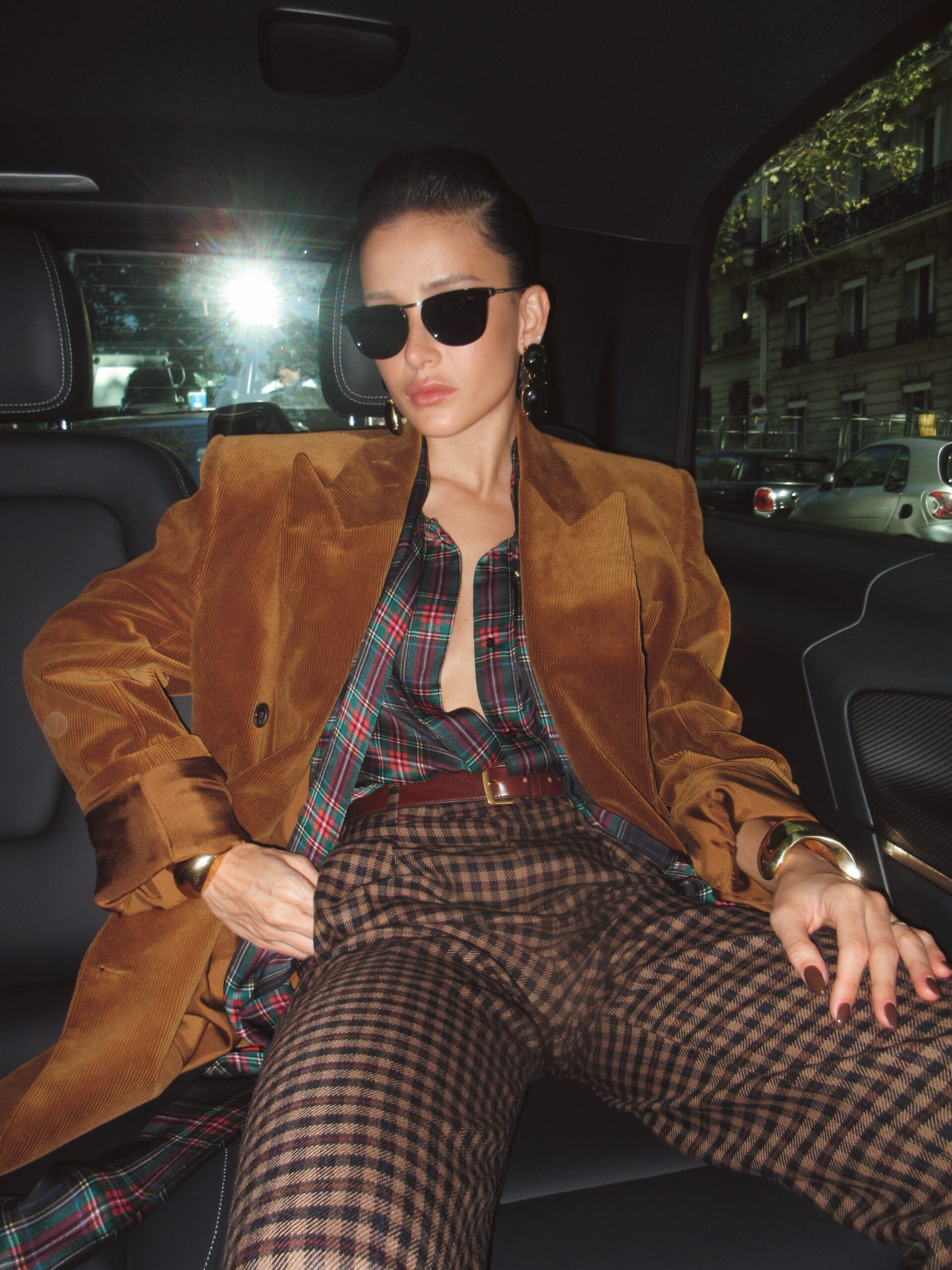 livia nunes em ysl créditos isabela montenegro (1)