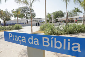 praça da bíblia ganha nova vida após reforma e se torna polo de convivência na candangolândia (1)