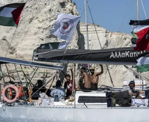 membros da flotilha com ajuda humanitaria para gaza passam perto da ilha de creta 1759317488041 v2 900x506.jpg