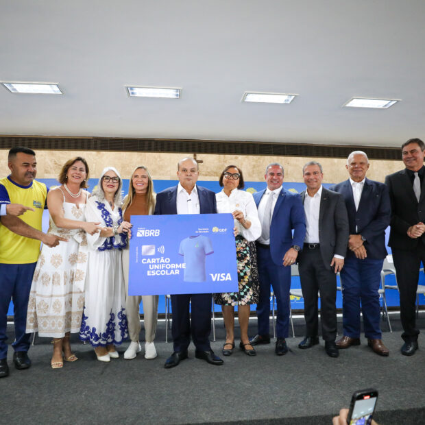 cartão uniforme escolar vai garantir dignidade a 400 mil estudantes e movimentar economia local foto renato alvesagência brasília