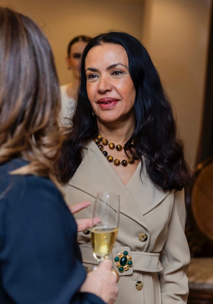 Colunista Claudia Meireles 