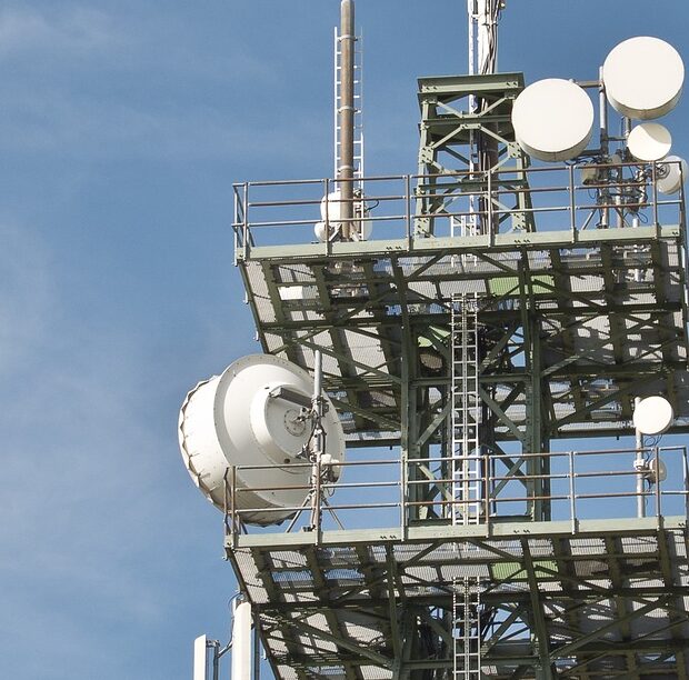 radio masts 600837 1280
