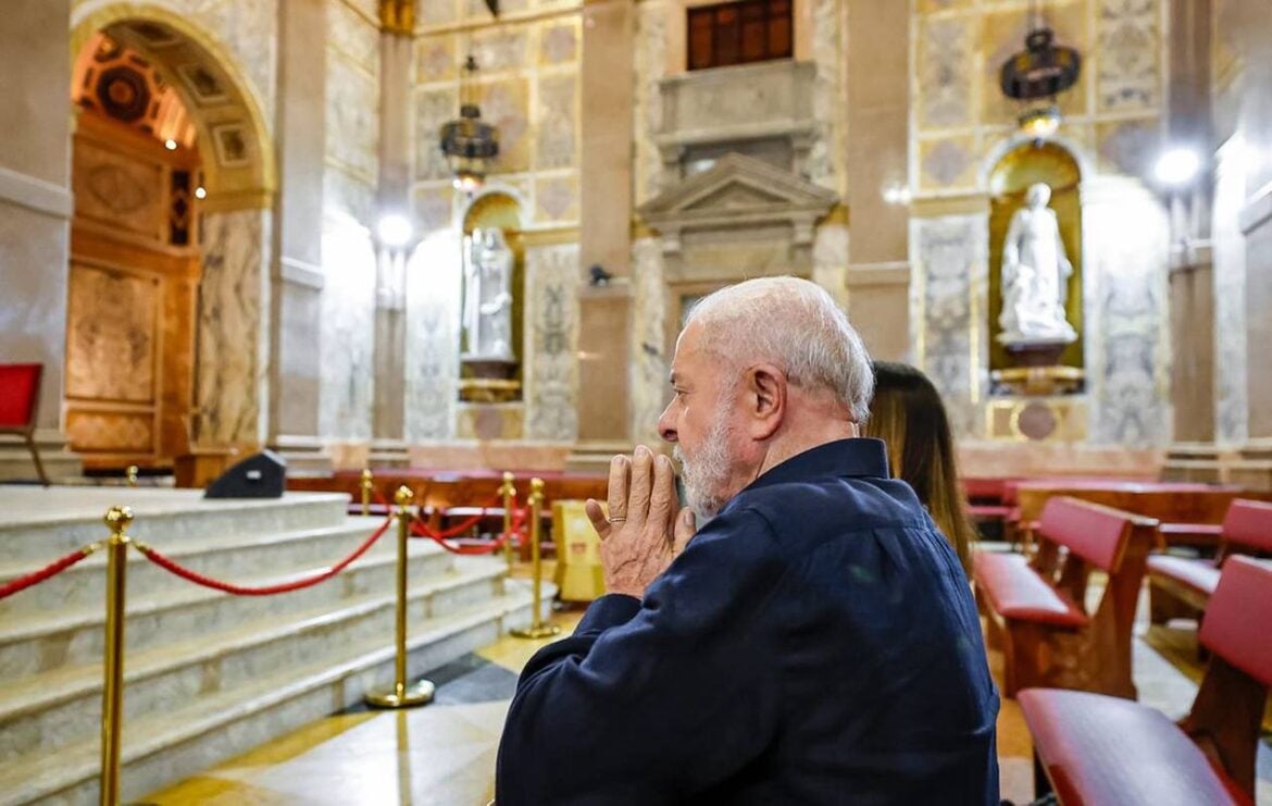 1400067 lula e janja rezam em basilica de belem apos incidente com aviao 1170x741